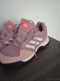 Trekingové botasky Adidas 37 - 10