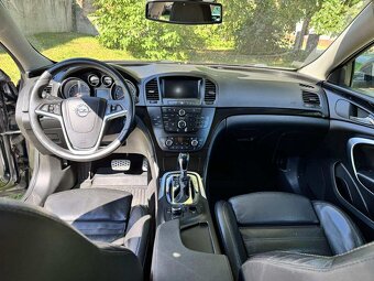 Opel Insignia Sports Tourer 2.0 turbo - 10