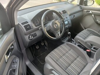 Volkswagen Touran 2.0 TDI CROSS 7-MIEST - 10