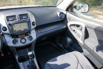 Toyota RAV4 - 10
