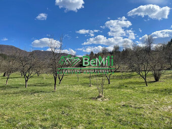 011-14-MIKUa - Ponúkame na predaj jedinečný stavebný pozemok - 10