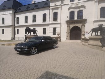 Jaguár XJ - 10