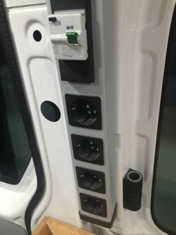 VW Crafter- pojazdna dielňa - 10