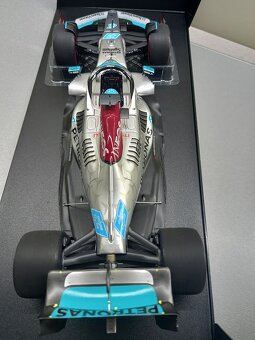 F1 MERCEDES W13 RUSSELL 1.WIN GP BRAZIL 2022 MINICHAMPS 1:18 - 10