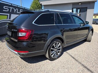 Škoda Octavia Combi 2.0 TDI 184k Scout DSG 4x4 - 10