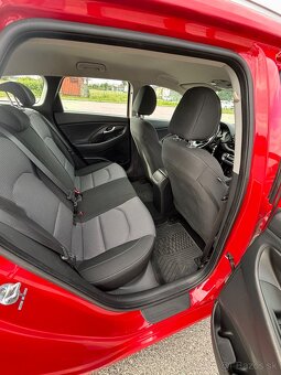 Hyundai i30 CW - 10