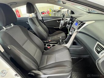 Hyundai i30 CRDi 81KW 1.majitel KLIMA TAŽNÉ ZAŘÍZENÍ - 10