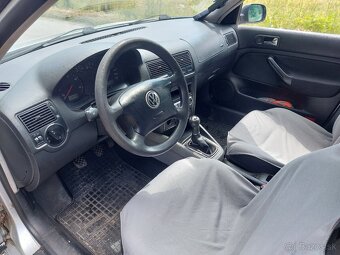 Volkswagen Golf - 10