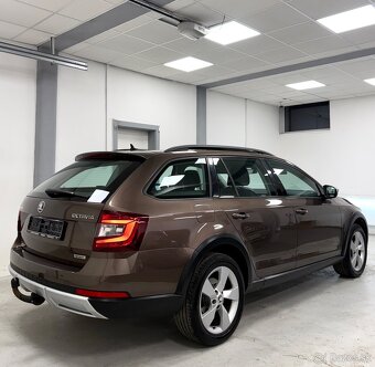 Skoda Octavia Scout 2.0TDI 110Kw 4x4 Webasto/Canton/Panorama - 10