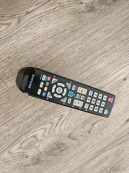 LCD Televízor zn. Samsung LE32B450C4W - 10