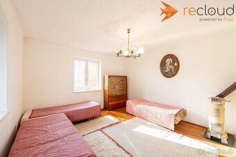 Na predaj rodinný dom vo Veľkých Ozorovciach s veľkým rovina - 10