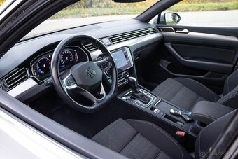 Volkswagen Passat Variant 2.0 TDI Elegance DSG - 10
