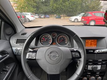 Opel Astra GTC 1.6 benzín 2009, OPC line, Slovenské - 10