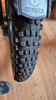 Predam Shimano kolesa s kotúčmi a plášťami-Mullet. - 10