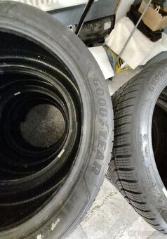 245/40R19 zimné Goodyear - 10