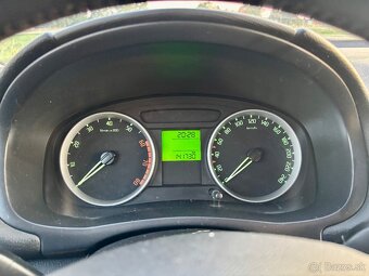 Škoda Fábia 1.2 HTP Sport Line - 10