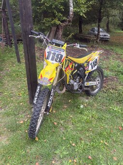 Suzuki rm 125 2T v zábehu - 10