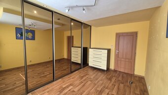 Veľkometrážny 3-izbový byt na prenájom, Priekopa - 10