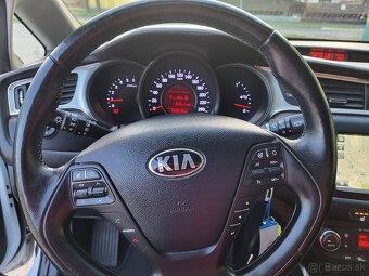 Kia ceed sw - 10