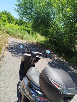 Suzuki burgman 125 - iba 2.100 km - 10