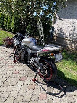 Yamaha R6 - 10
