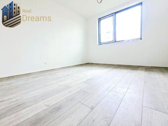 Priestranné novostavby 4-izbových rodinných domov v meste Ša - 10