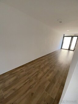 Predám rodinný dom v Počarovej - 10