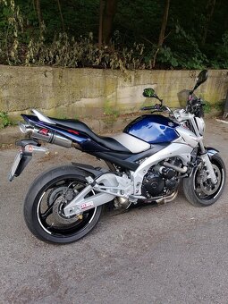 Suzuki gsr 600 - 10
