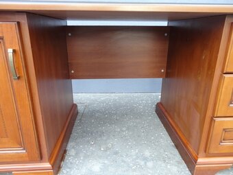 Kancelársky drevený stôl - 10