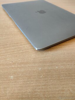 MacBook Air 2020 | i5 • 8GB • 256GB SSD - 10