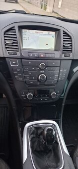 Opel Insignia 2,0 CDTi 96KW SPORTS TOURER - 10