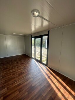 Obytný kontajner o rozměru 3 x 6 m s francouz. dveřmi - 10