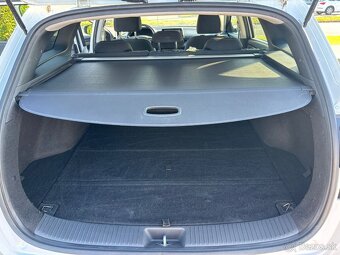 Hyundai i30 CW Family 1.6CRDi 85kw Automat - 10