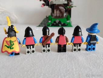 LEGO Castle 6082 Fire Breathing Fortress - 10