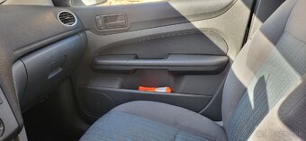 Ford focus combi 1.6 benzin 74 kW - 10