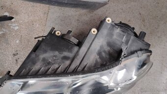 Predny naraznik touran cross - 10