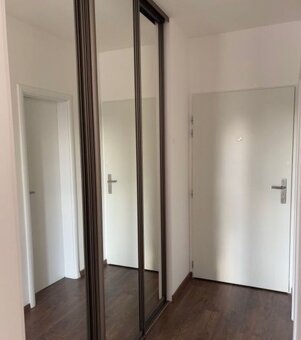 Zariadený 2i byt s loggiou pri Vienna Gate na prenájom - 10