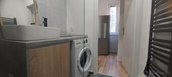 Reprezentatívny, 2. izbový, zariadený byt v TOP lokalite - 10