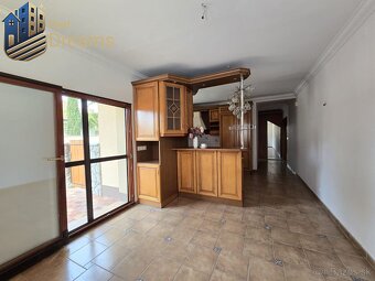 Exkluzívny 8-izbový rodinný dom s bazénom - Luxus a pohodlie - 10