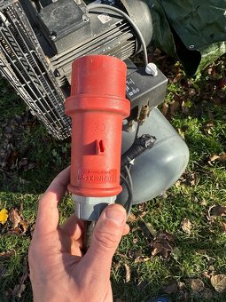 Predám/vymenim kompresor Schneider 90l v nálezovom stave - 10