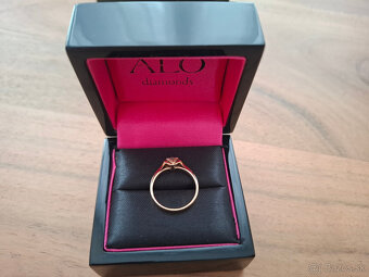 Predam zasnubny prsten s briliantom - 10