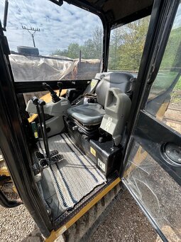 CAT 302.5c - 10