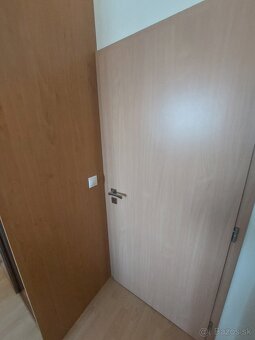 Vstavanárohová roll door skriňa - 10