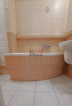3 izbový byt, loggia 4 m2, pivnica 10 m2, Poľná ulica, Levic - 10