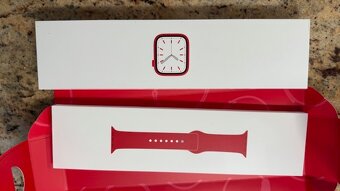 Apple Watch Series 7, GPS (Produkt) Red, 41 mm - 10