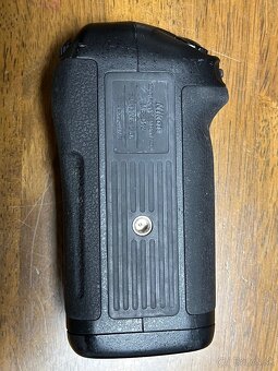 Nikon D810 + MB-D14 - 10