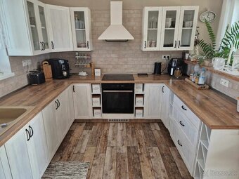 4-izbový bungalow - 100m2 + terasa 18 m2, pozemok 796 m2, Ko - 10