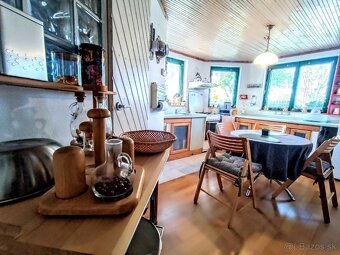 Vidiecka chalupa-rod.dom, 604 m2 - Hliník nad Váhom - 10