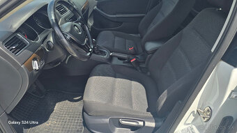 Volkswagen Jetta 2.0 TDI Business Highline DSG - 10