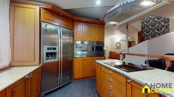 PREDAJ : PRIESTRANNÝ RODINNÝ DOM S BAZÉNOM, KOMÁRNO - 10